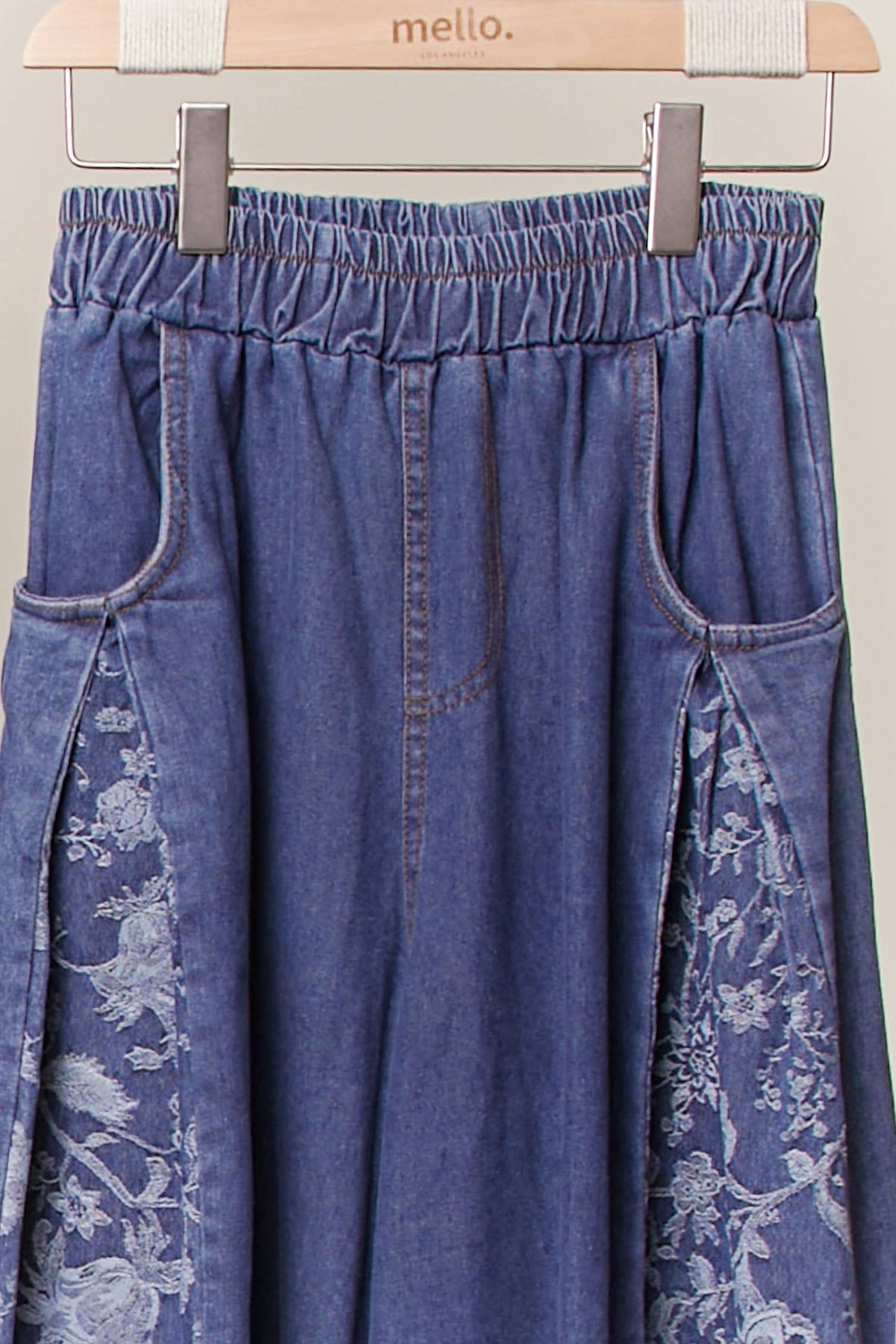 Side Floral Wide-Leg Jeans Pants