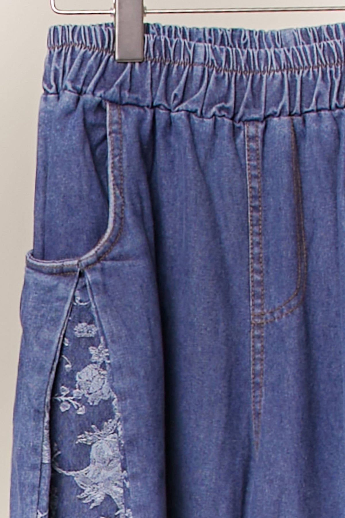 Side Floral Wide-Leg Jeans Pants